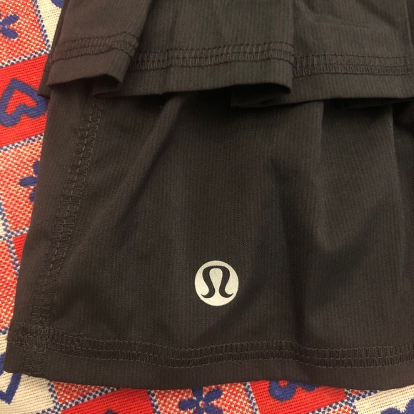 Lululemon 6 Back on Track Ruffles Skirt Pink Black - Picture 9 of 15